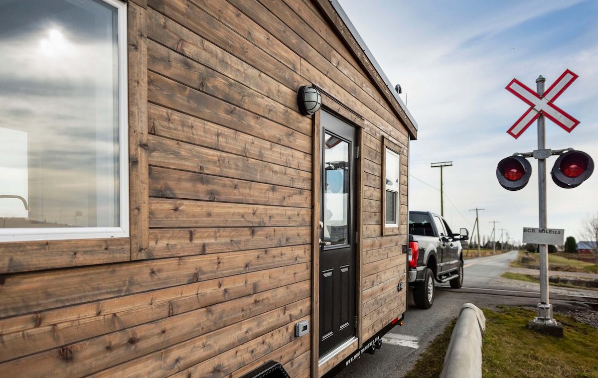 What kind of car can pull a tiny house?